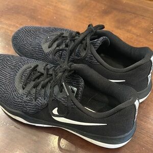 Nike Black and Gray Athletic Shoes women’s size 9